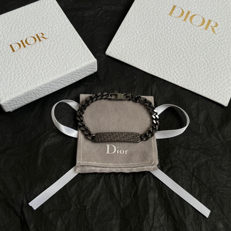 chr1st1an D10r bracelets